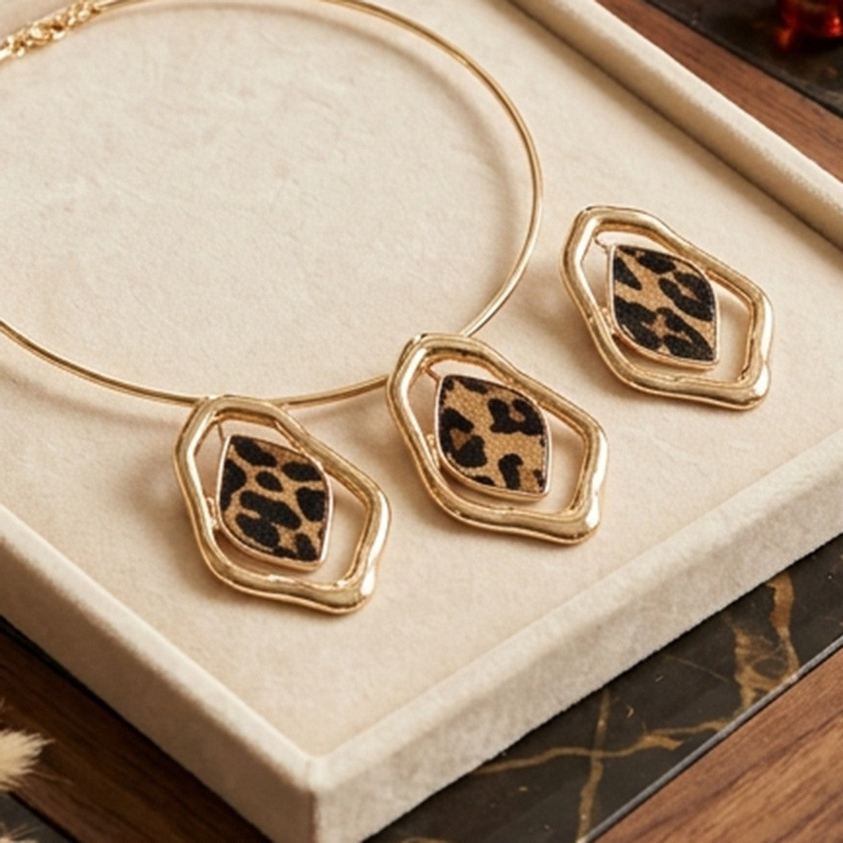 Classy Leopard Geometric Necklace Set