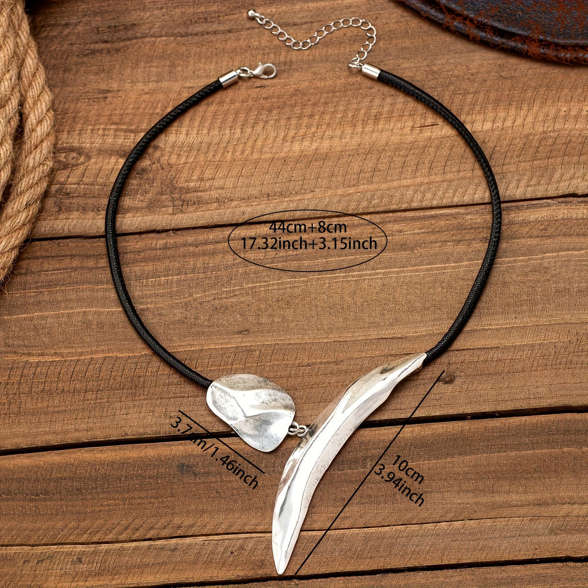 Classy Vintage Western Silver Leaf Necklace