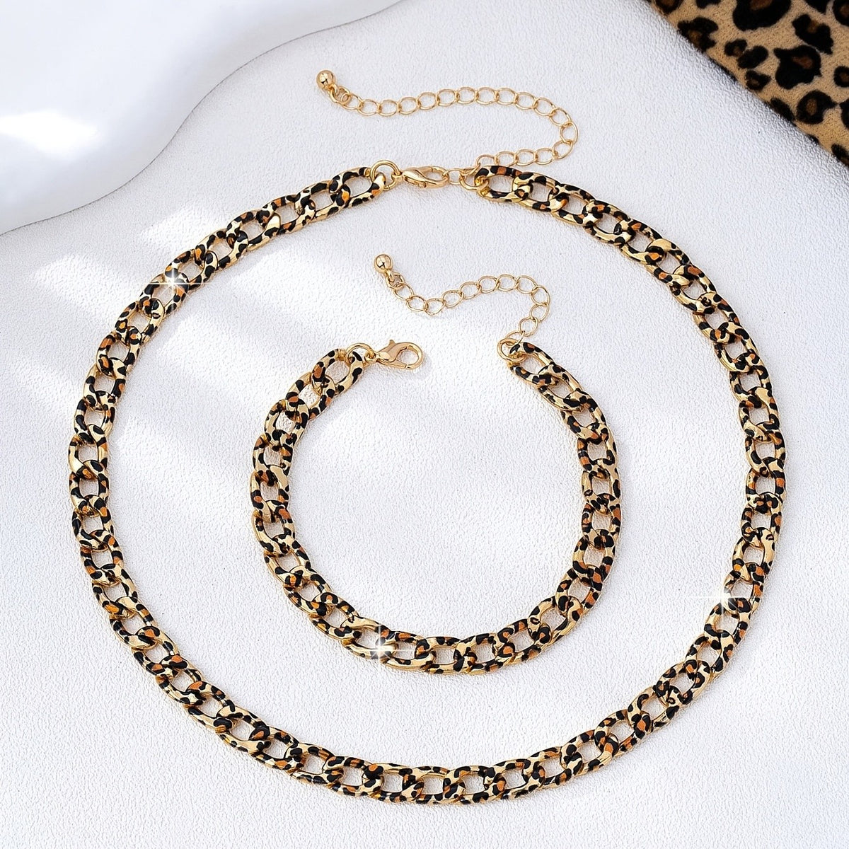 Classy Leopard Print Chain Set