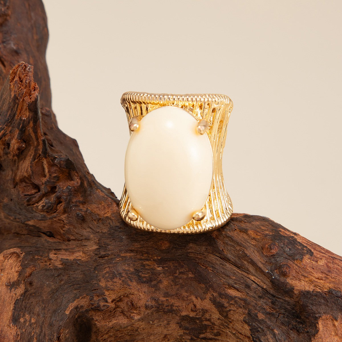Vintage Textured Resin Wide Band Ring
