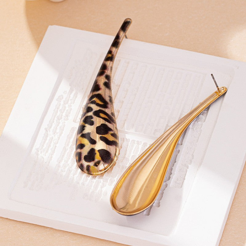 Elegant Leopard Print Drop Earrings