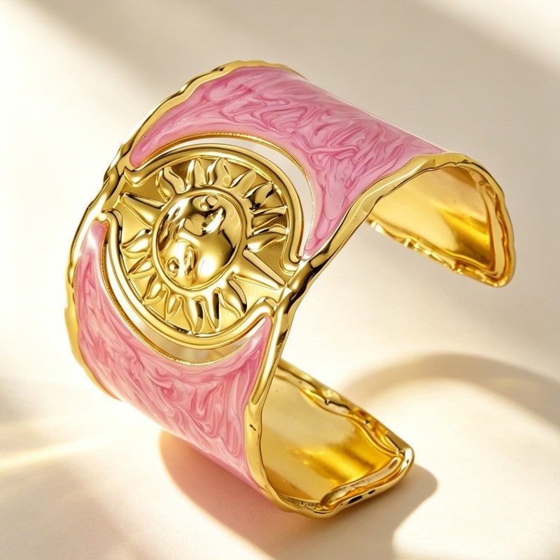 Classy Vintage Sun Motif Open Cuff Bracelet