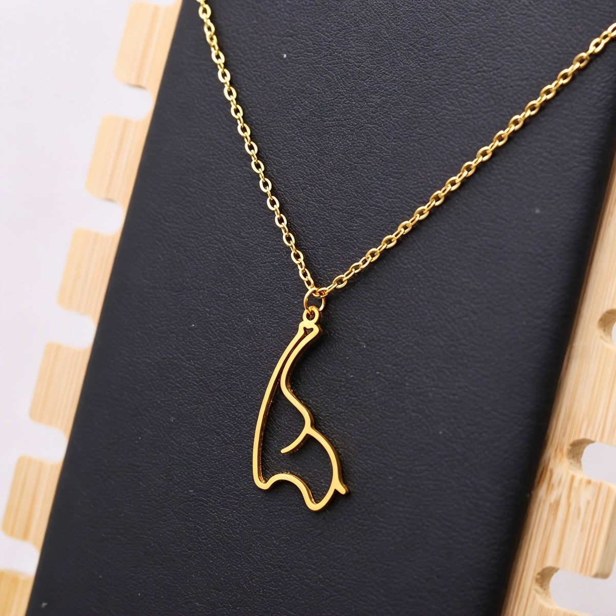 Dainty Giraffe Outline Necklace