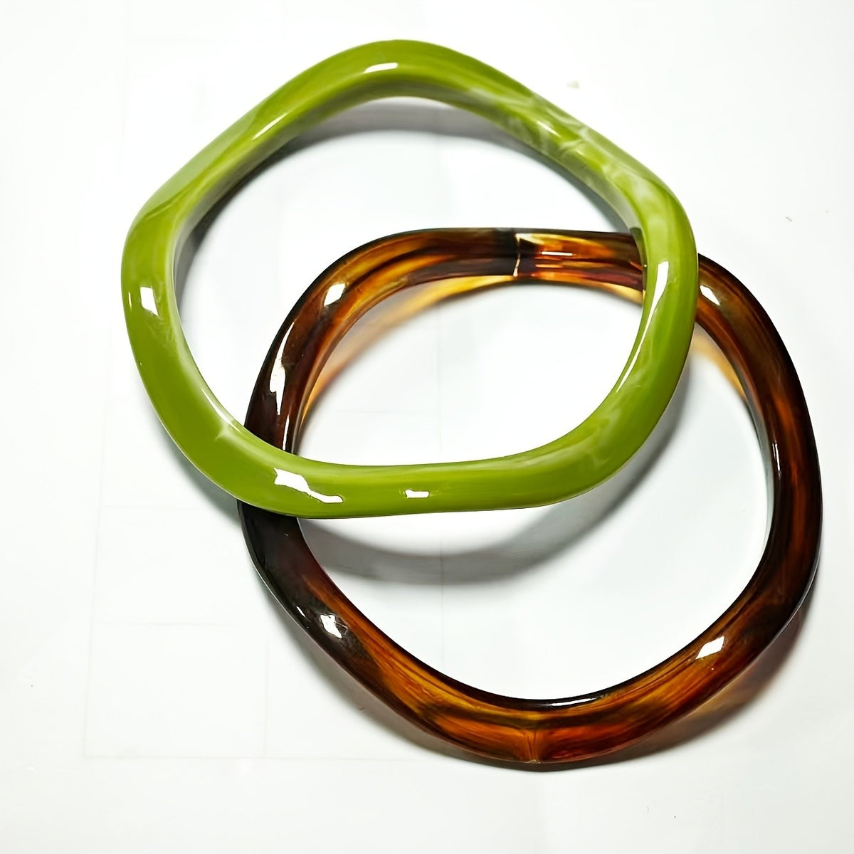 Classy Wavy Resin Bangle Set
