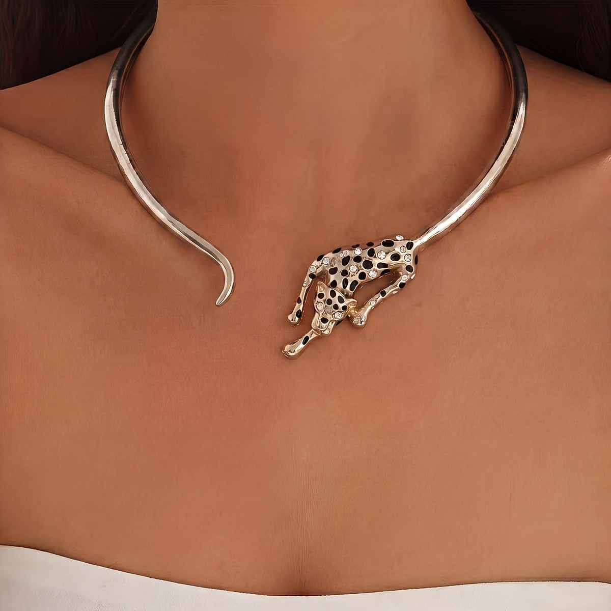 Classy Leopard Collar Necklace