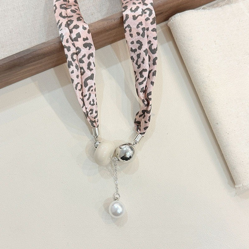 Elegant Pink Leopard Scarf Pearl Necklace