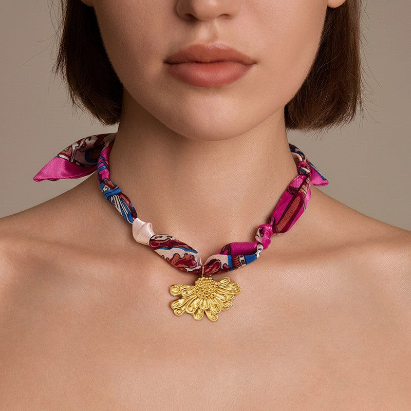 Elegant Jacquard Scarf Sunflower Choker Necklace
