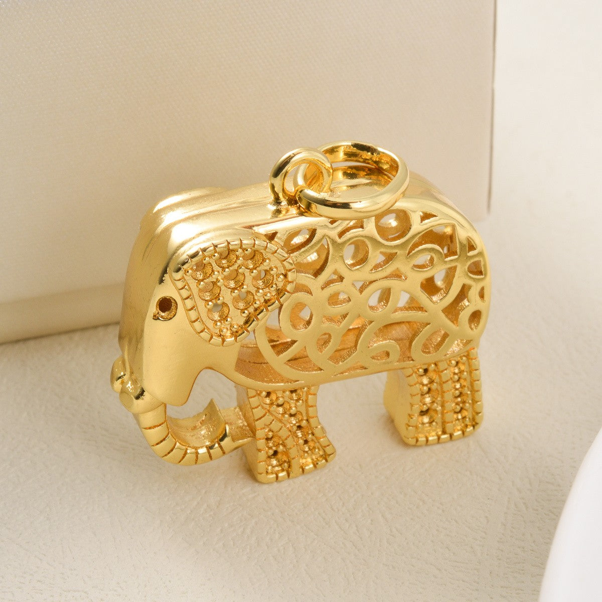 Classy Filigree Elephant Pendant Necklace