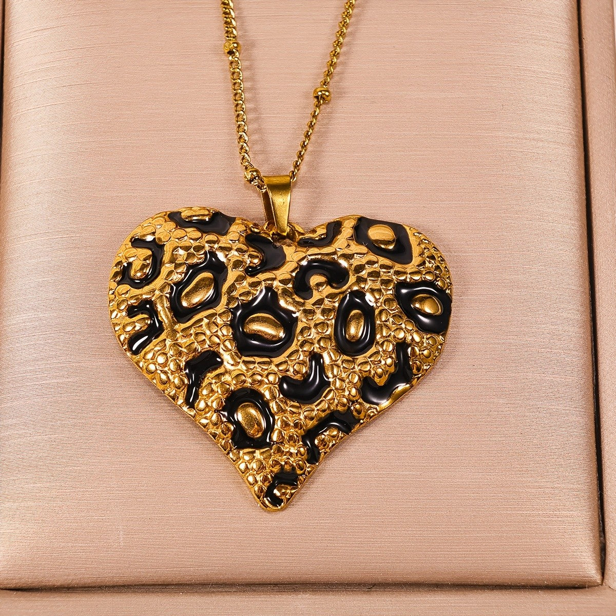18k Classy Leopard Print Heart Necklace