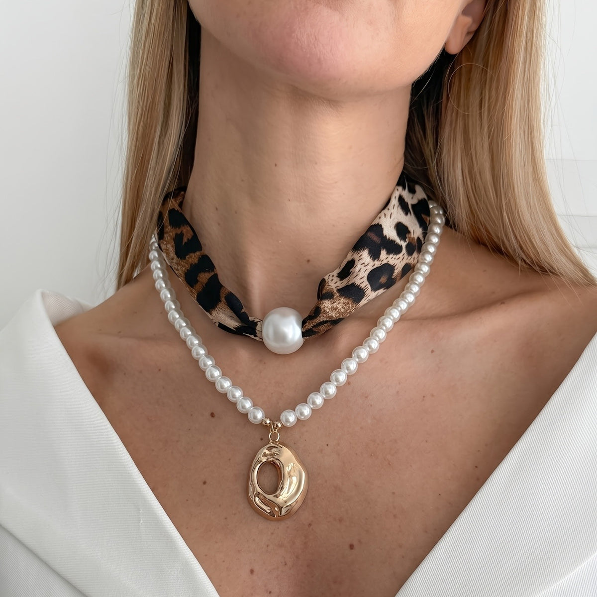 Classy Leopard Scarf & Pearl Pendant Necklace Set