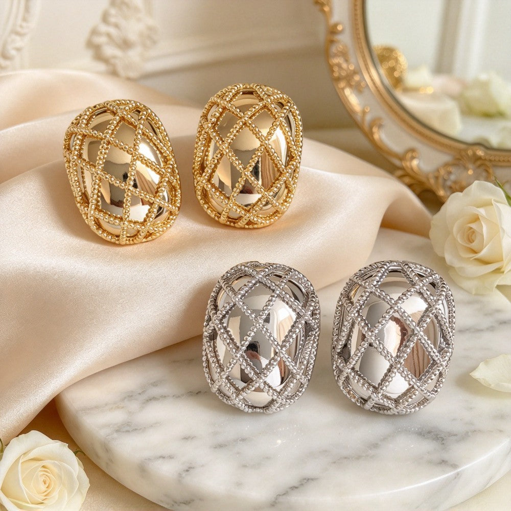 Classy Lattice Oval Stud Earrings