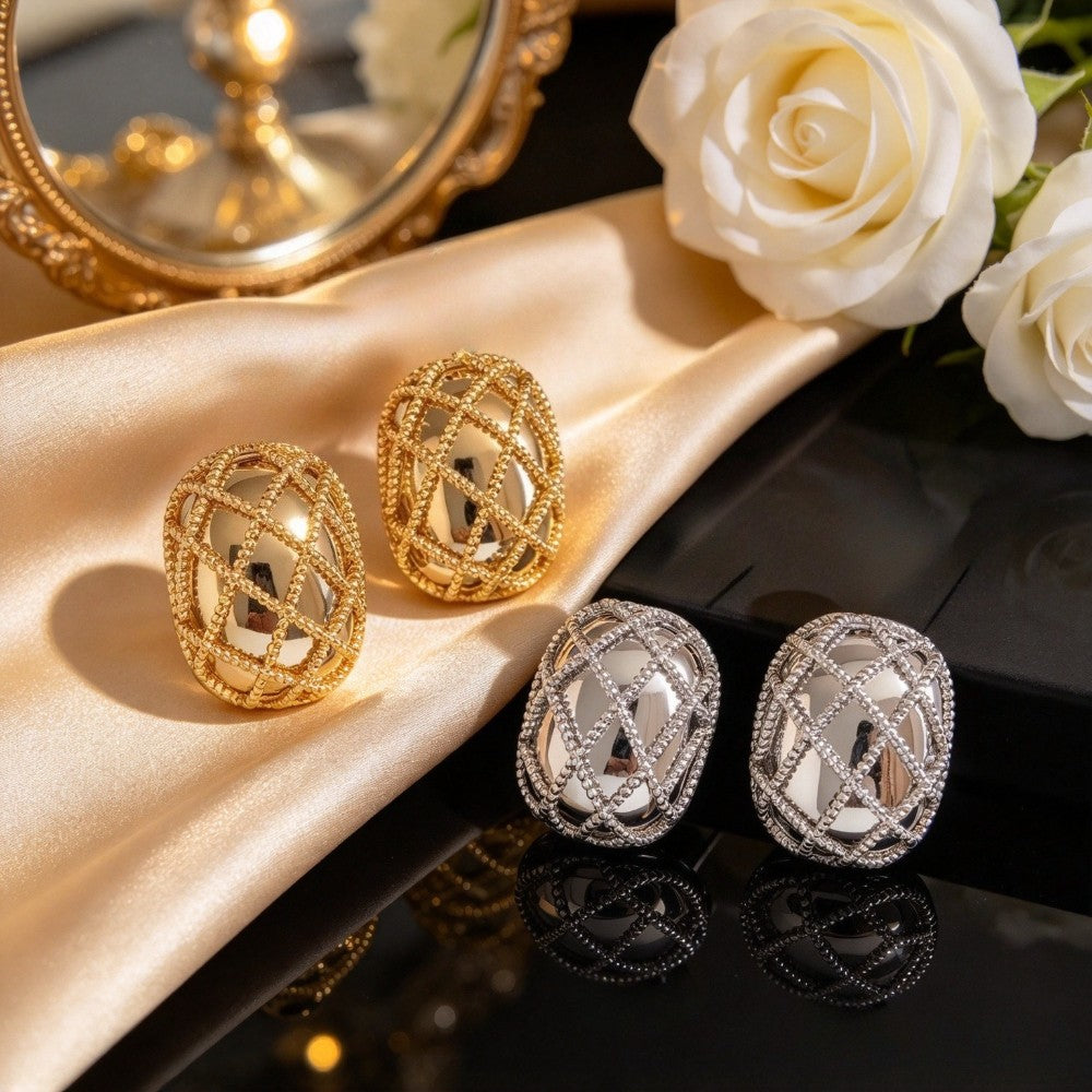 Classy Lattice Oval Stud Earrings