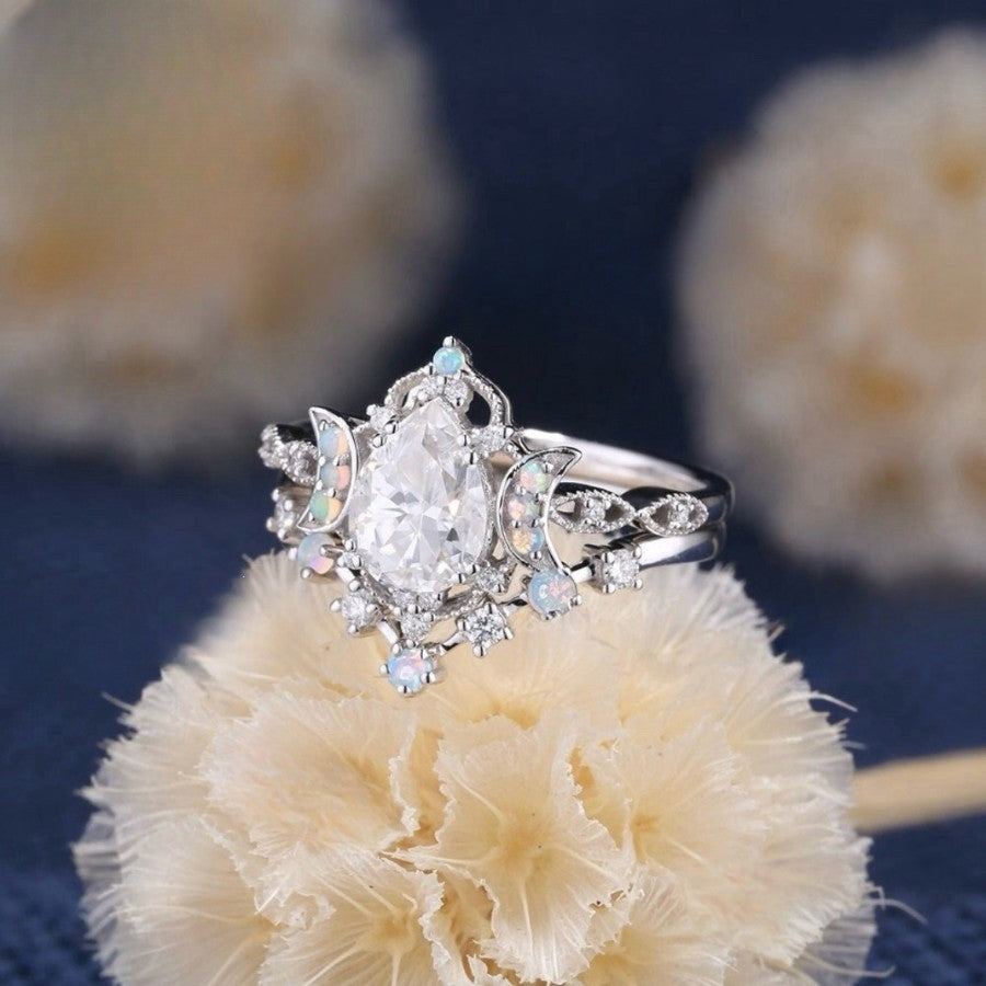 Elegant Celestial Moon Zirconia Ring