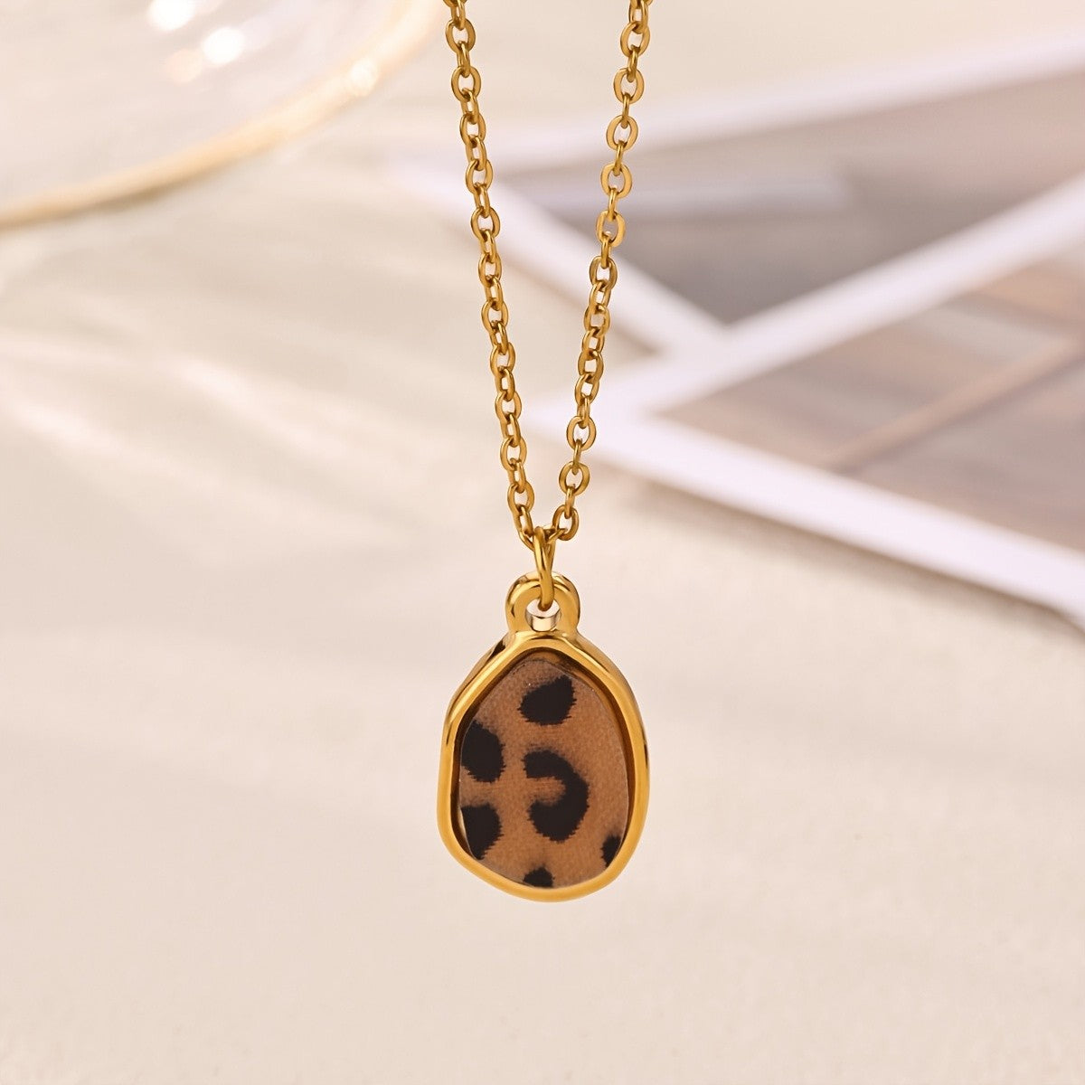 18k Elegant Leopard Print Teardrop Necklace