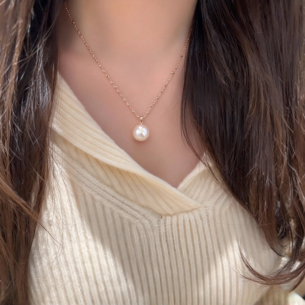 Dainty Classic Faux Pearl Pendant Necklace