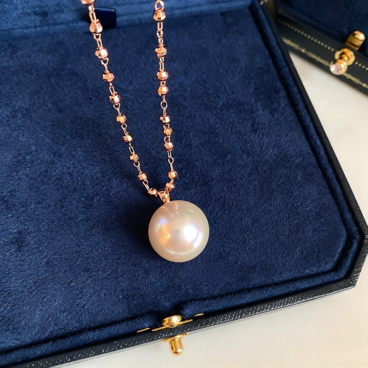 Dainty Classic Faux Pearl Pendant Necklace
