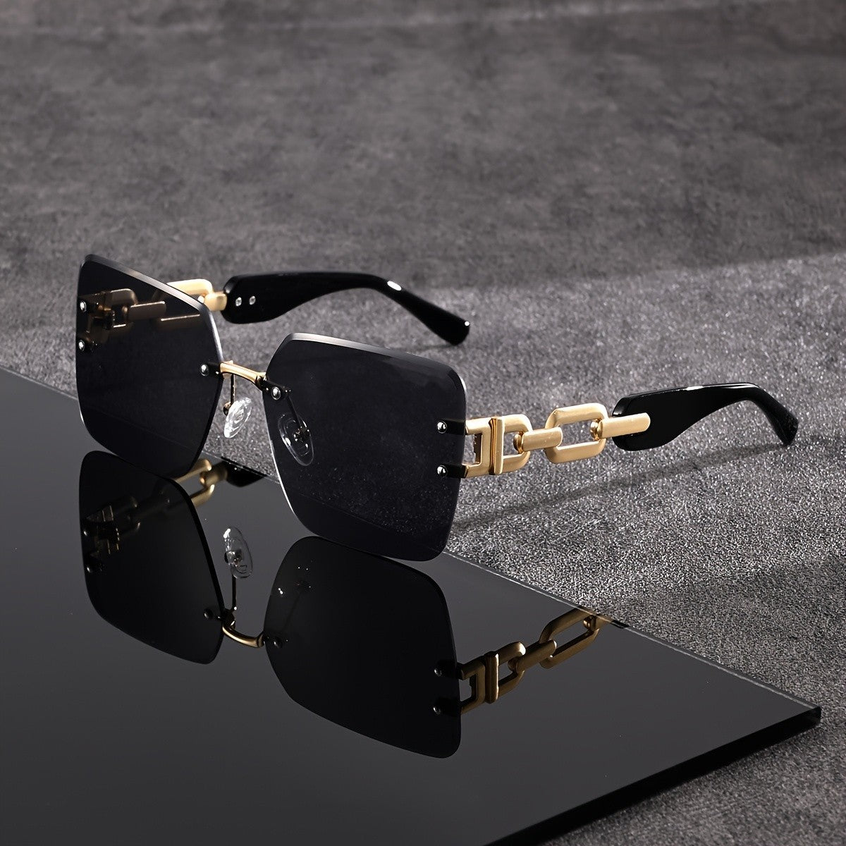 Classy Chain Link Square Sunglasses