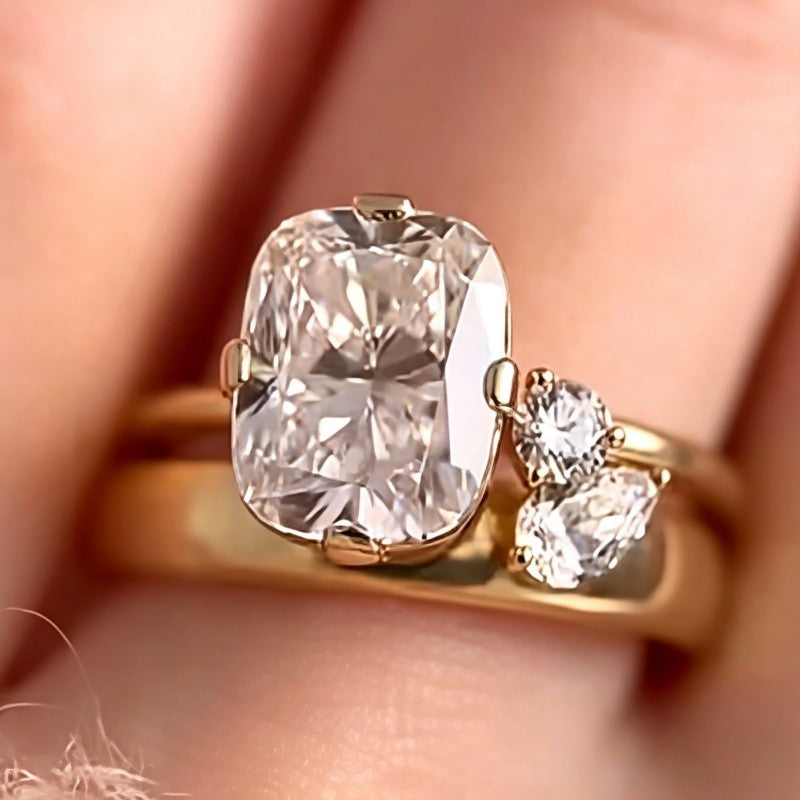 Elegant Square Zircon Ring