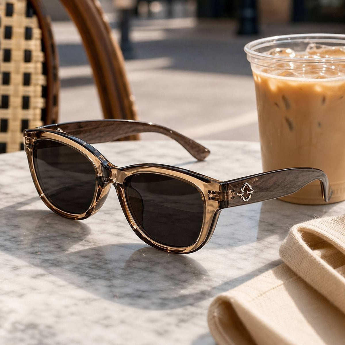 Classy Amber Round Sunglasses