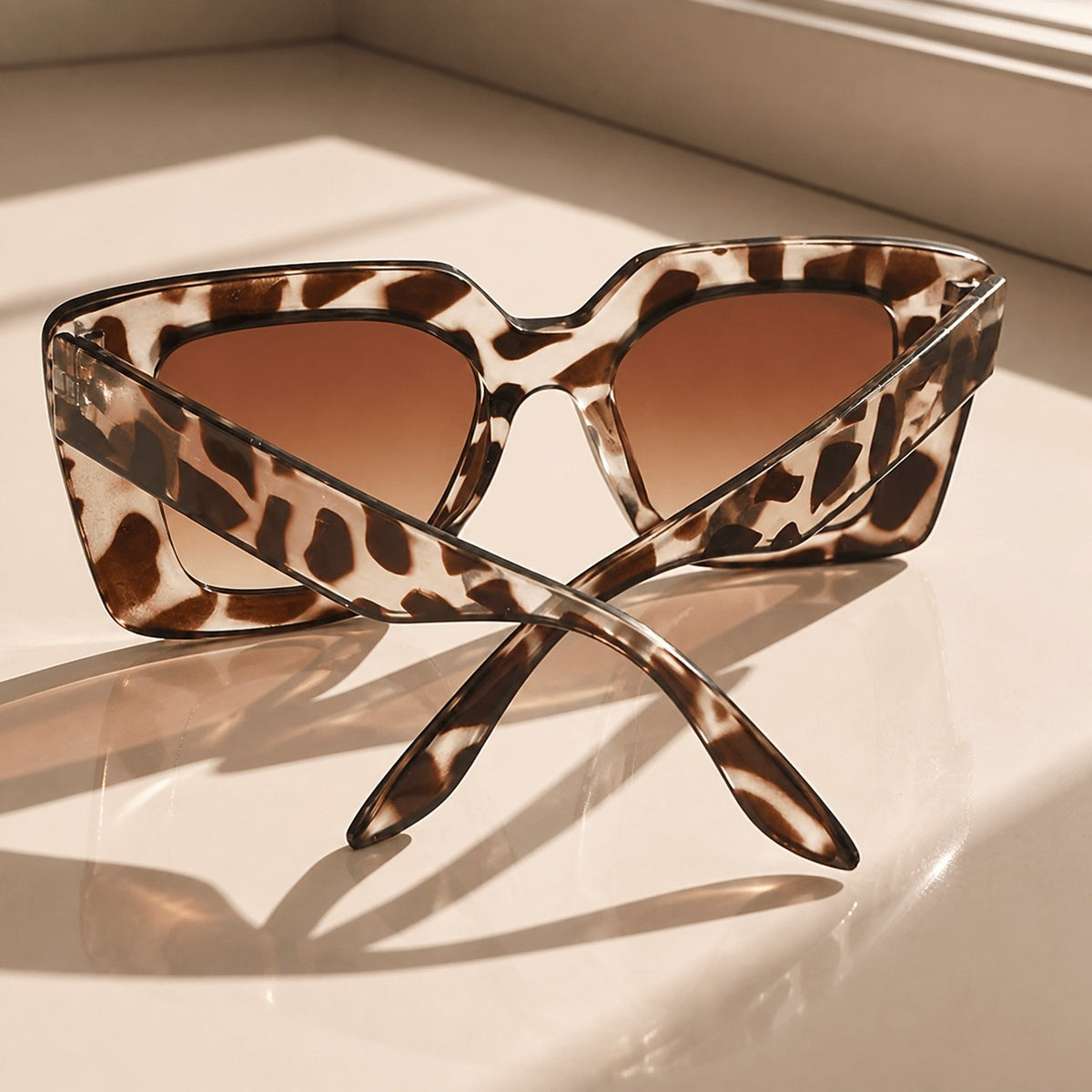 Chic Leopard Print Square Sunglasses