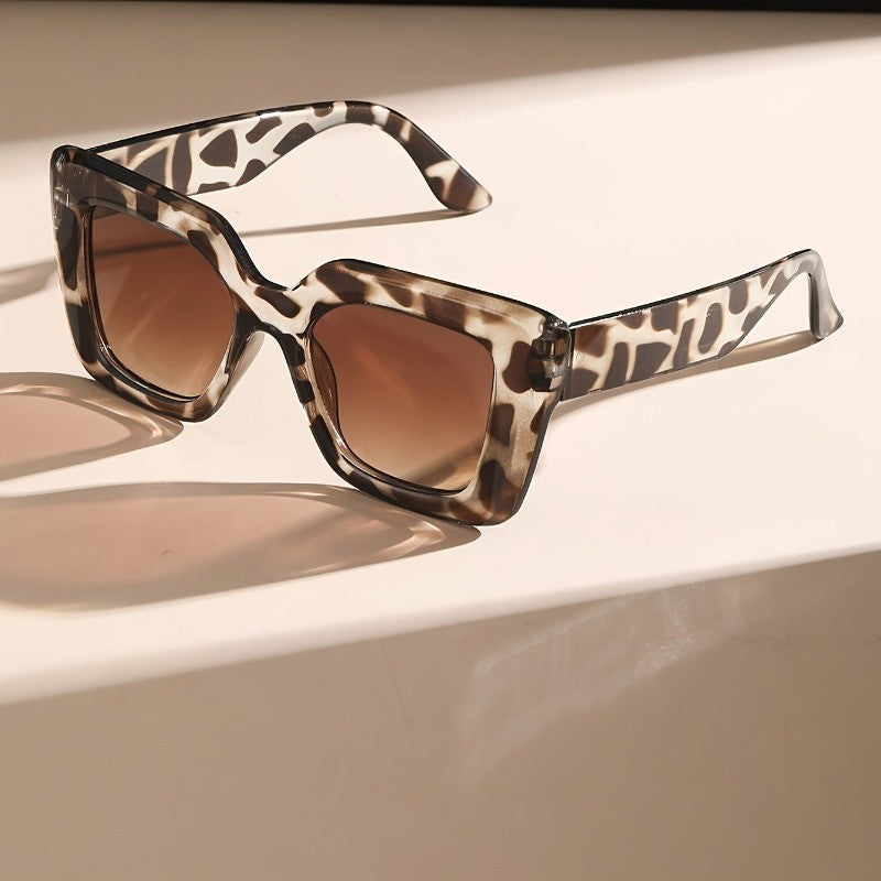 Chic Leopard Print Square Sunglasses