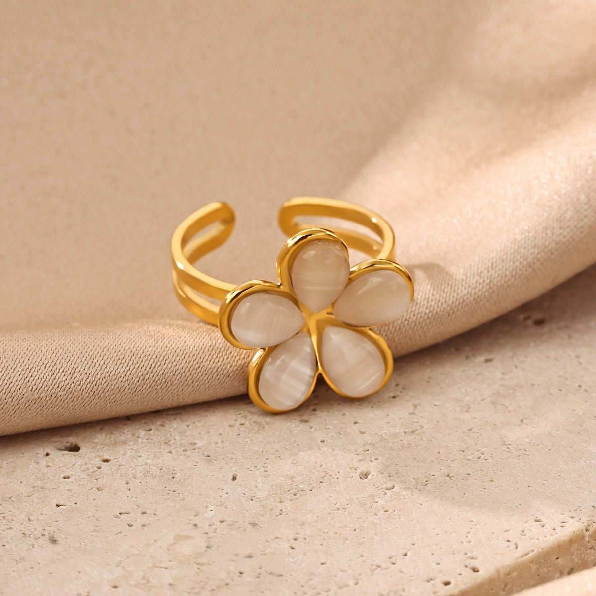 18k Boho Cat's Eye Flower Ring