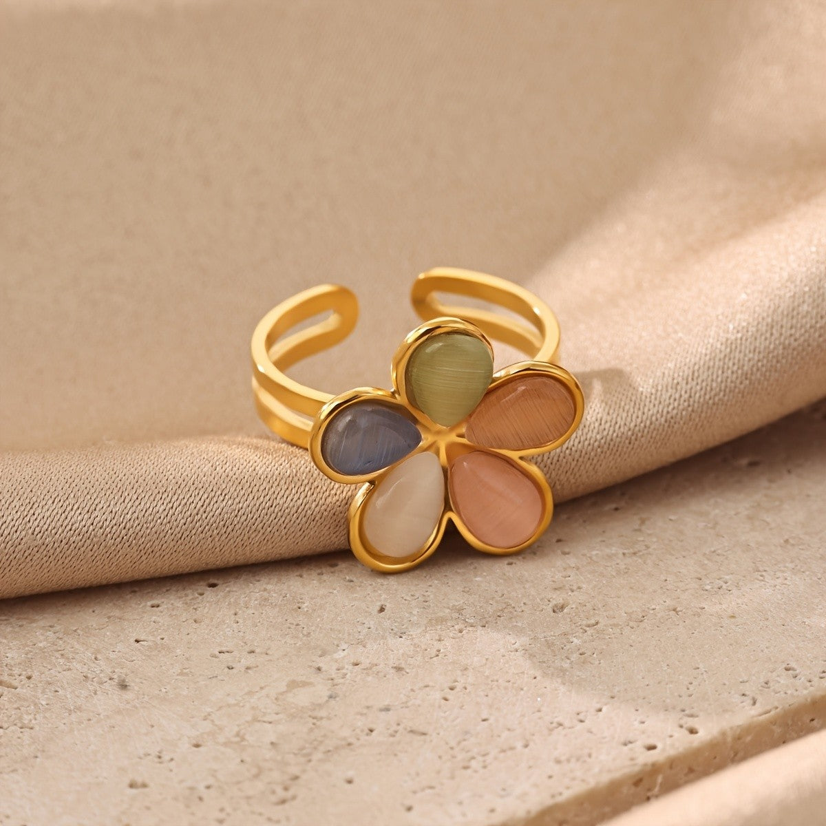 18k Boho Cat's Eye Flower Ring