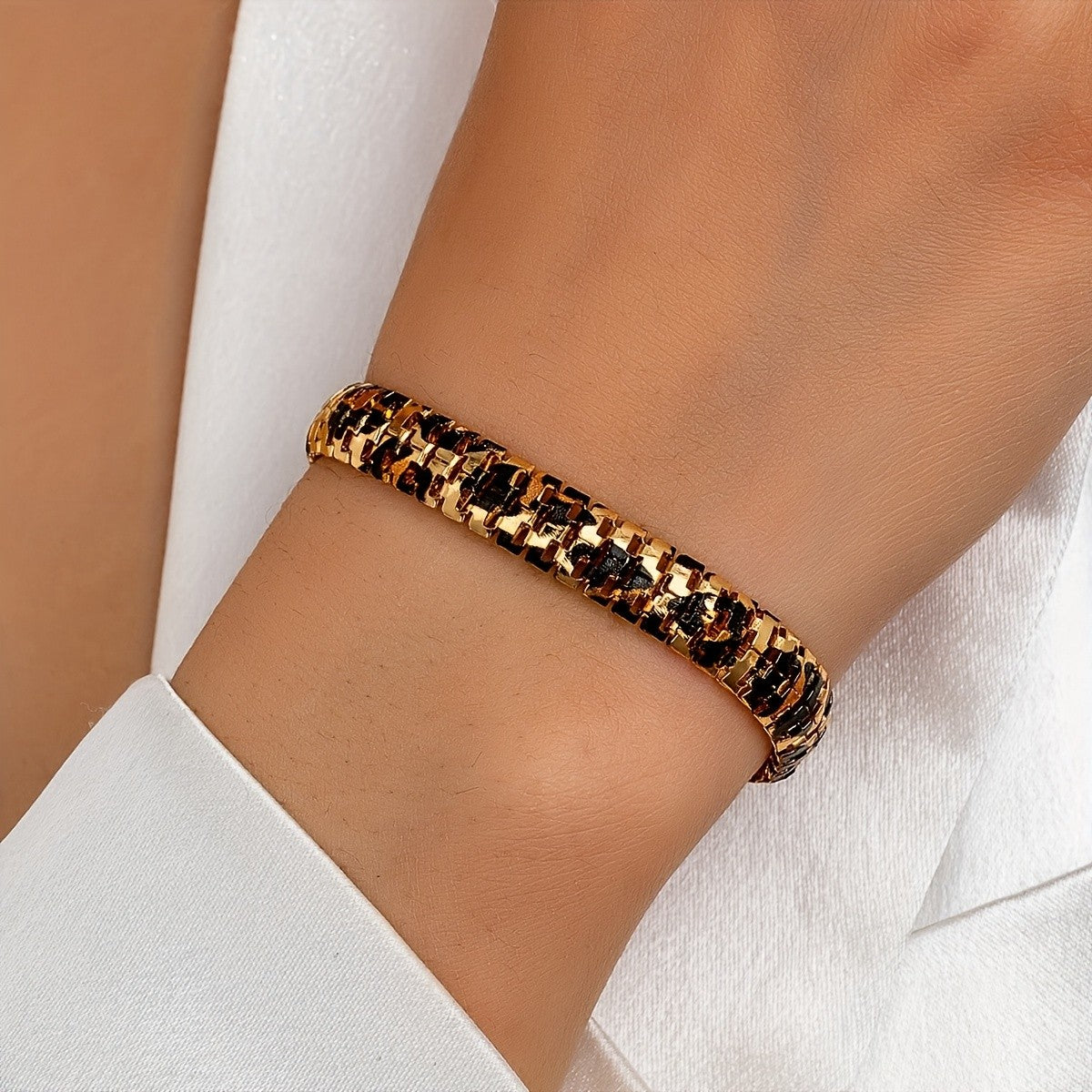 Classy Leopard Link Bracelet