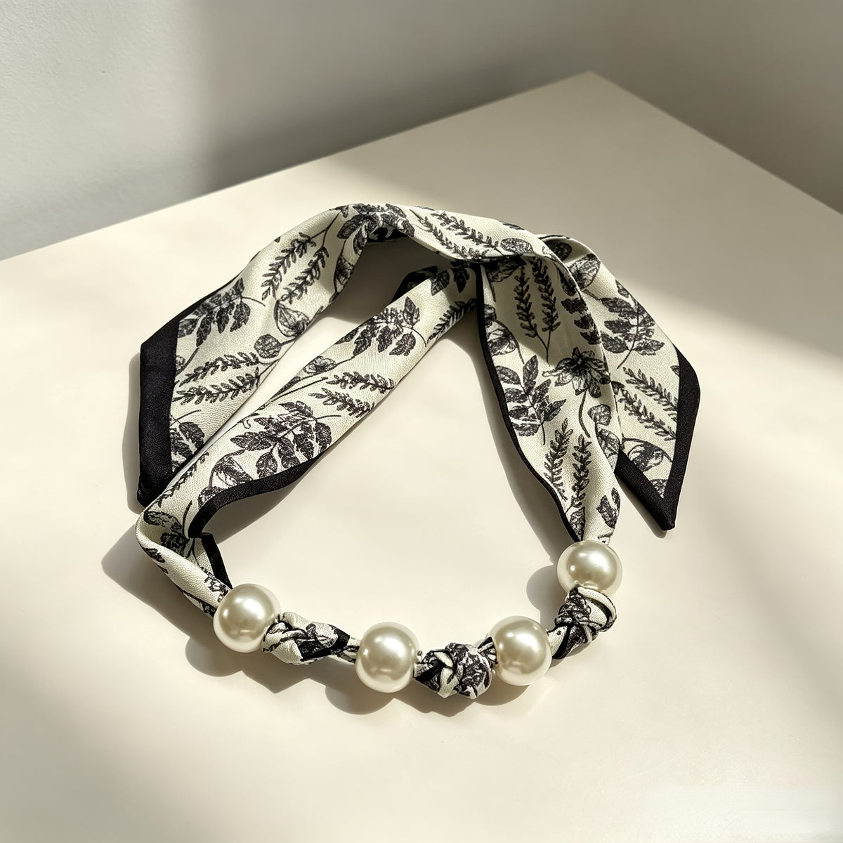 Elegant Floral Scarf Pearl Necklace
