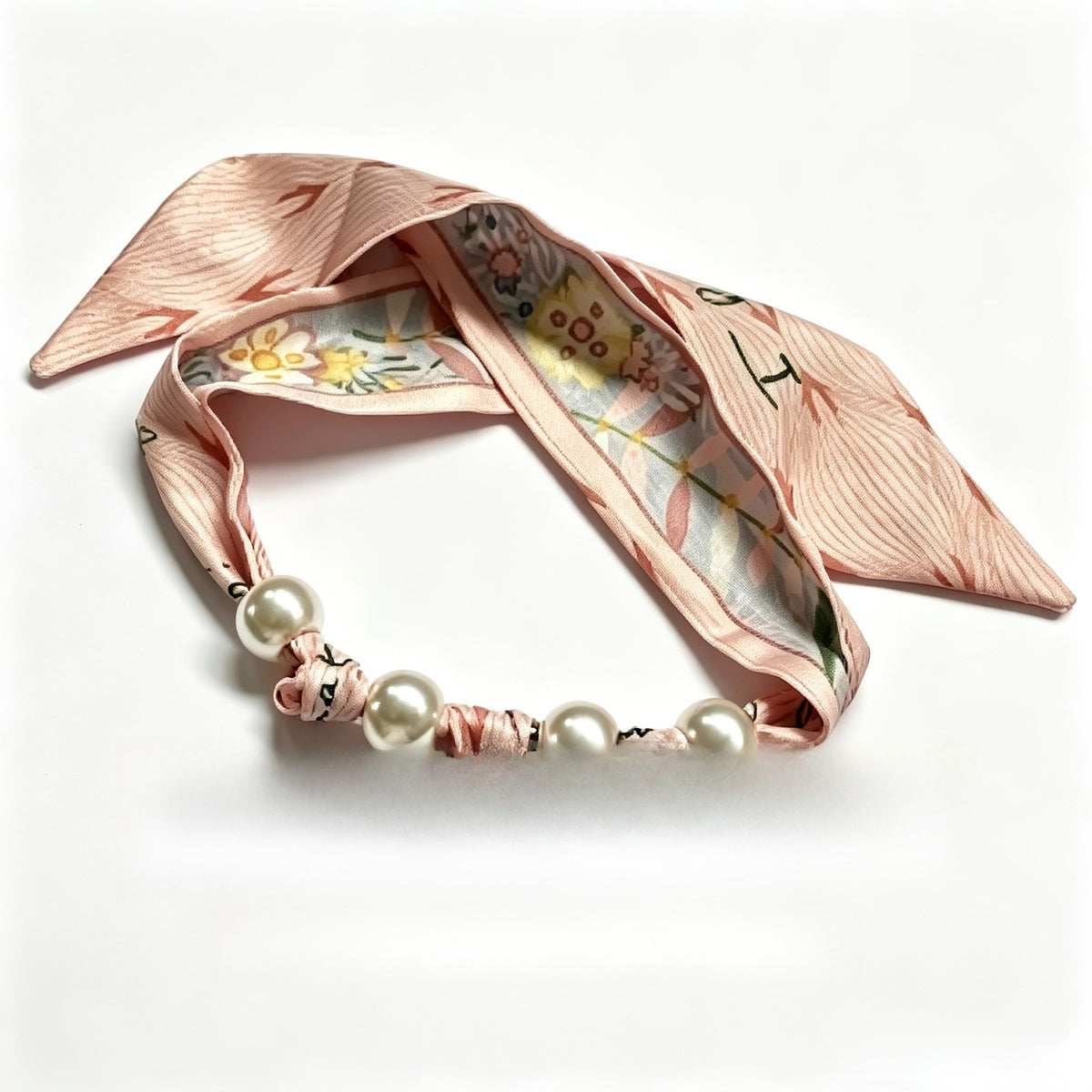 Elegant Floral Scarf Pearl Necklace