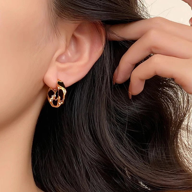 Textured Gold Contrast Hoop Earrings - Veinci