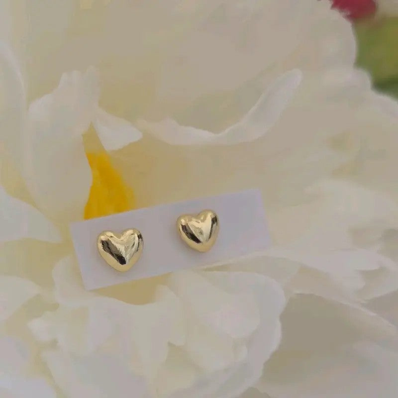14k Dainty Puffed Heart Stud Earrings