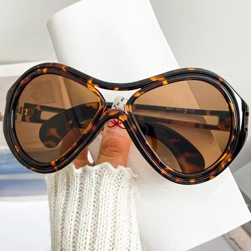 Classy Retro Two-Tone Oval Sunglasses