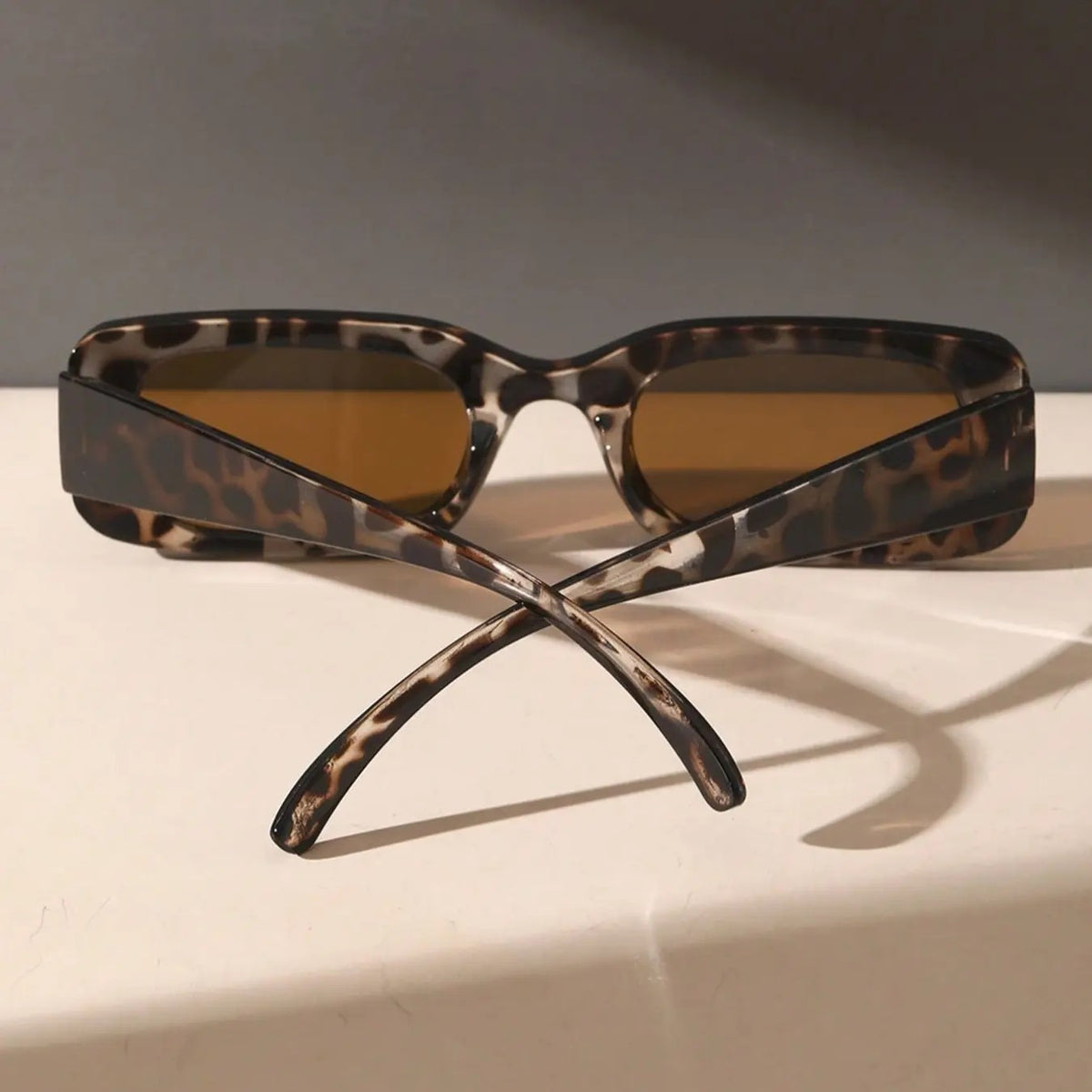 Chic Leopard Rectangular Sunglasses
