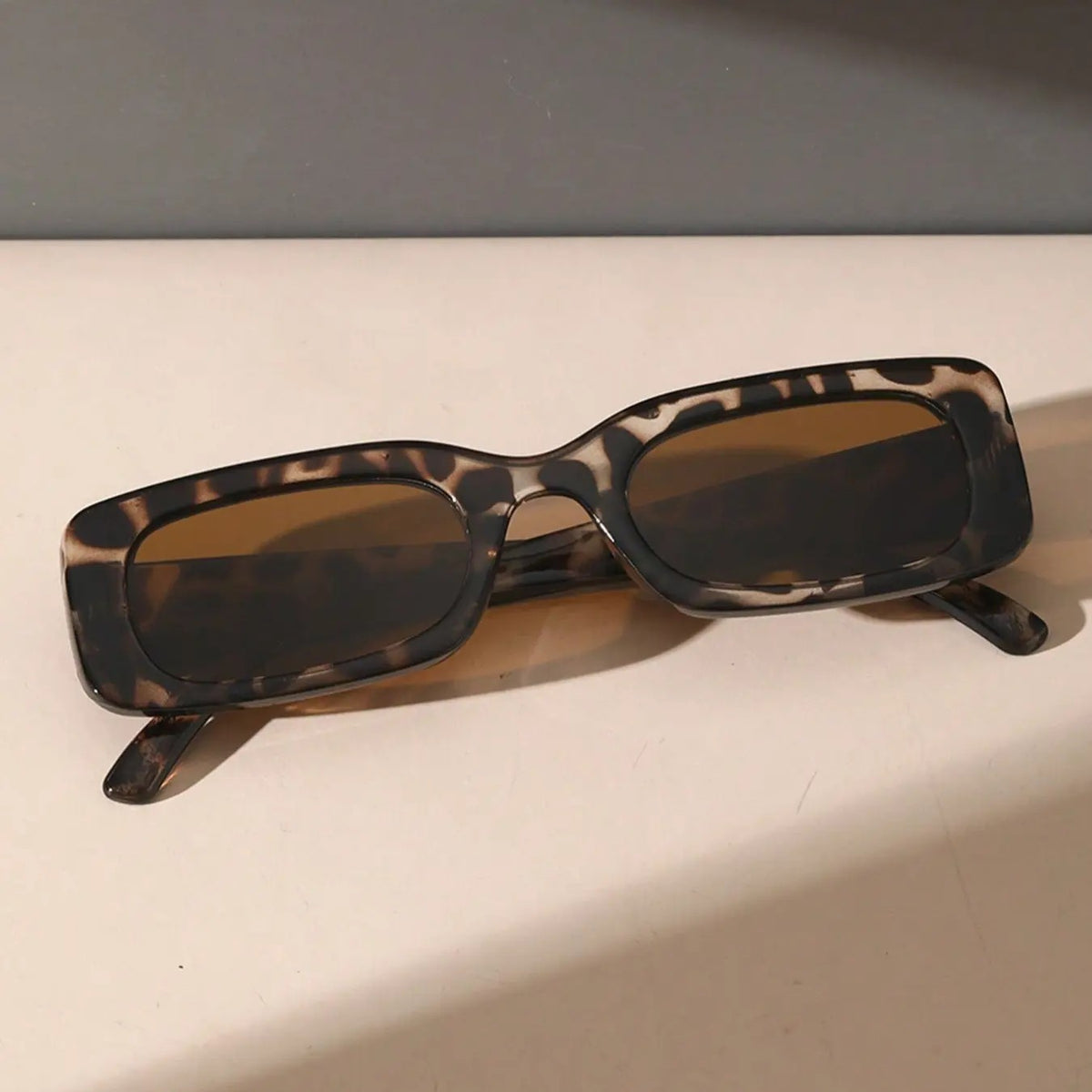 Chic Leopard Rectangular Sunglasses