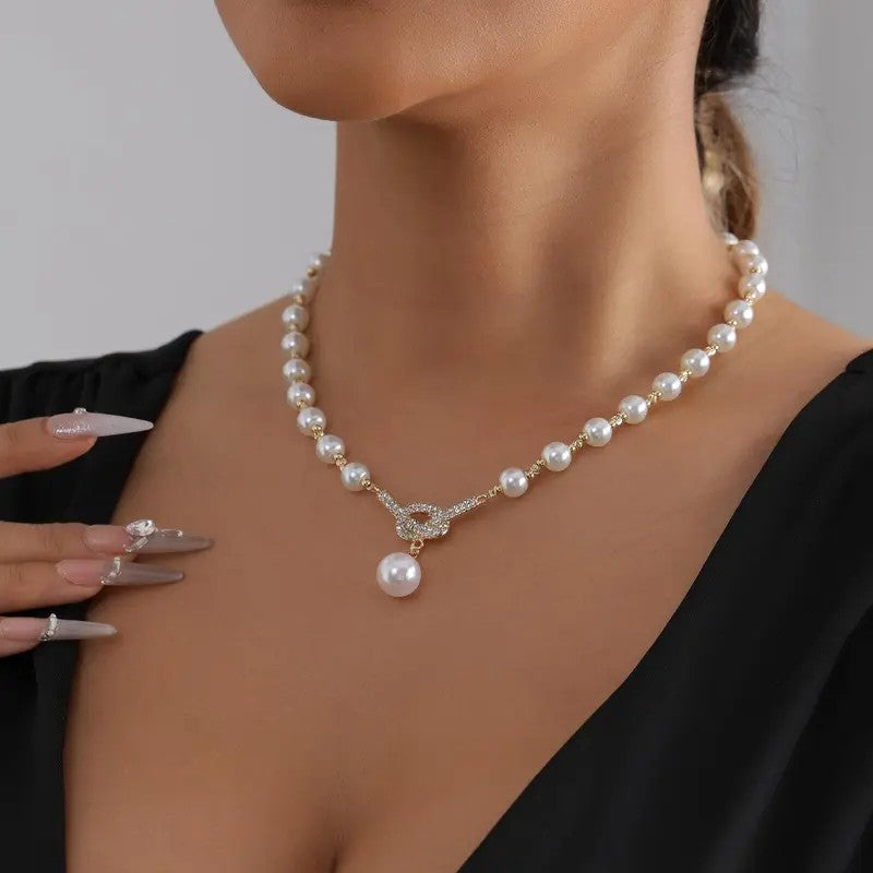 Classy Faux Pearl Bow Y-Necklace