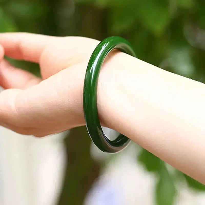 Elegant Green Agate Bangle