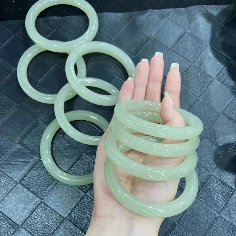 Elegant Green Agate Bangle