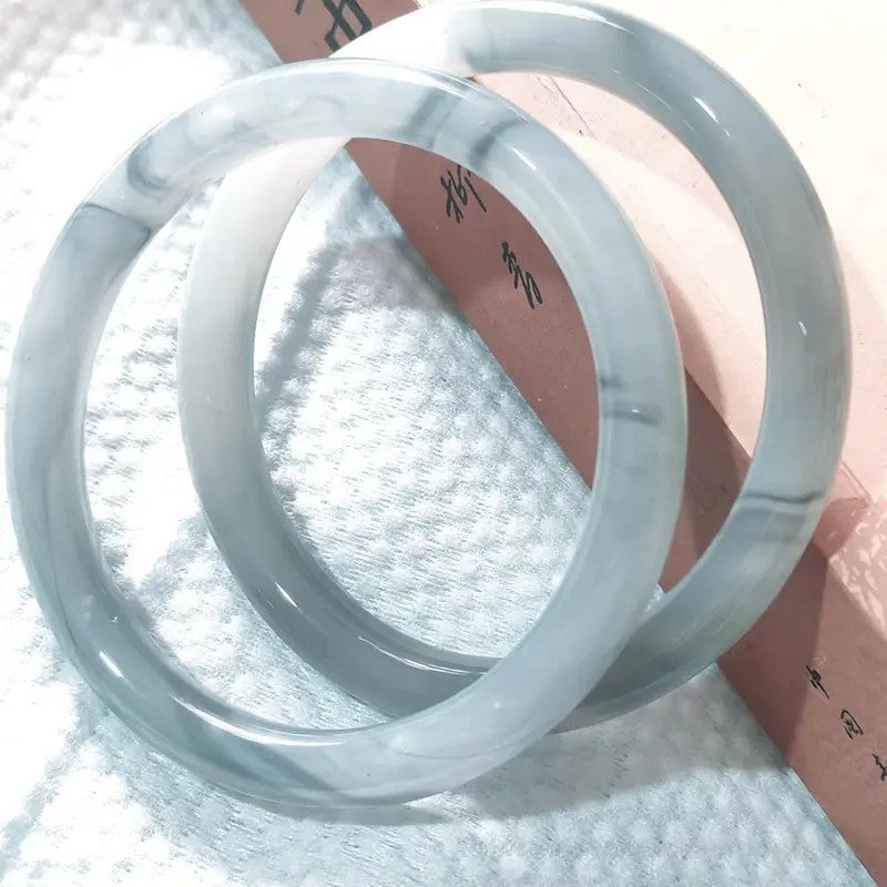 Elegant Green Agate Bangle