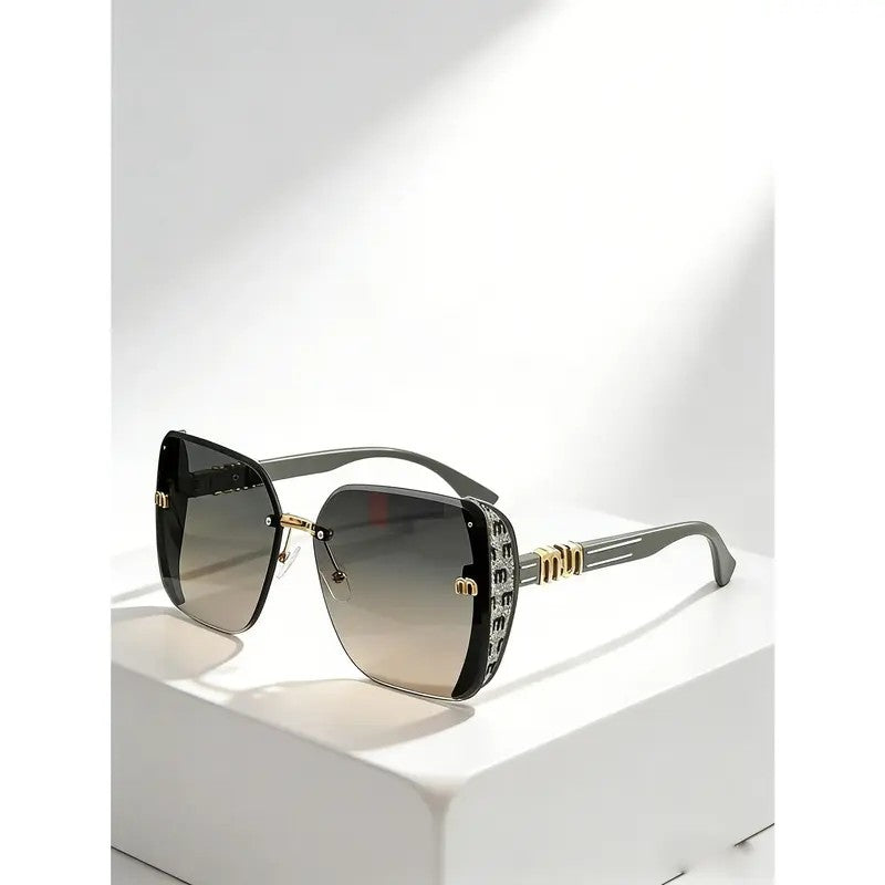 Classy Rhinestone Rim Square Sunglasses
