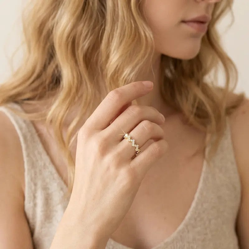 Dainty Zigzag Pave Wave Ring