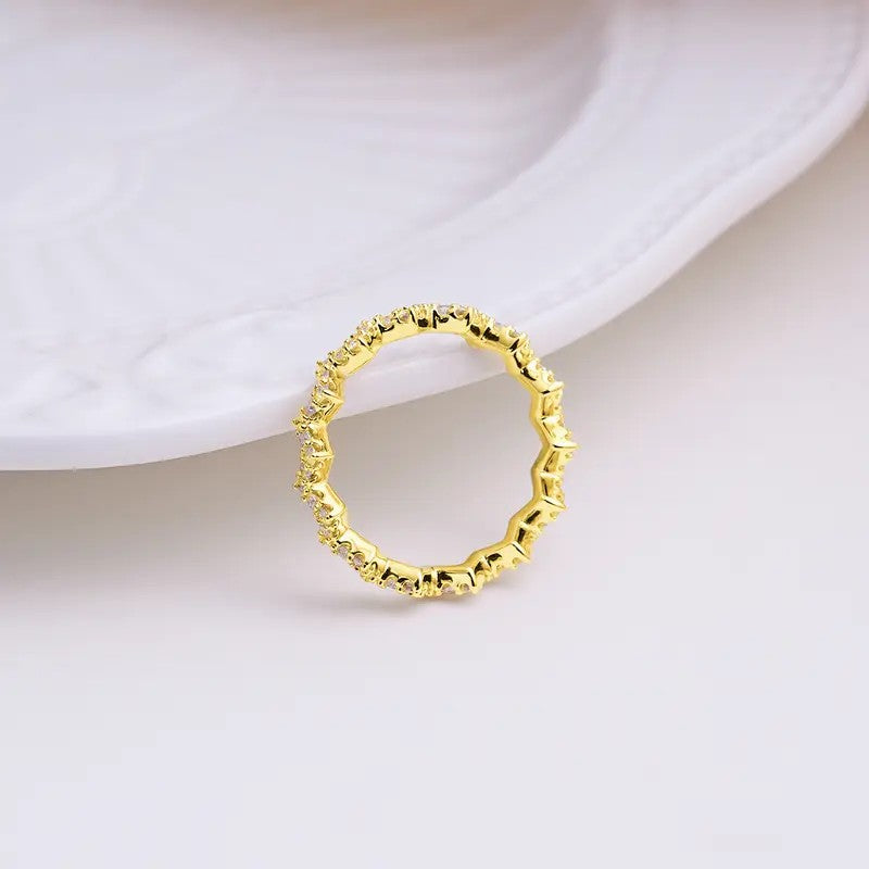 Dainty Zigzag Pave Wave Ring