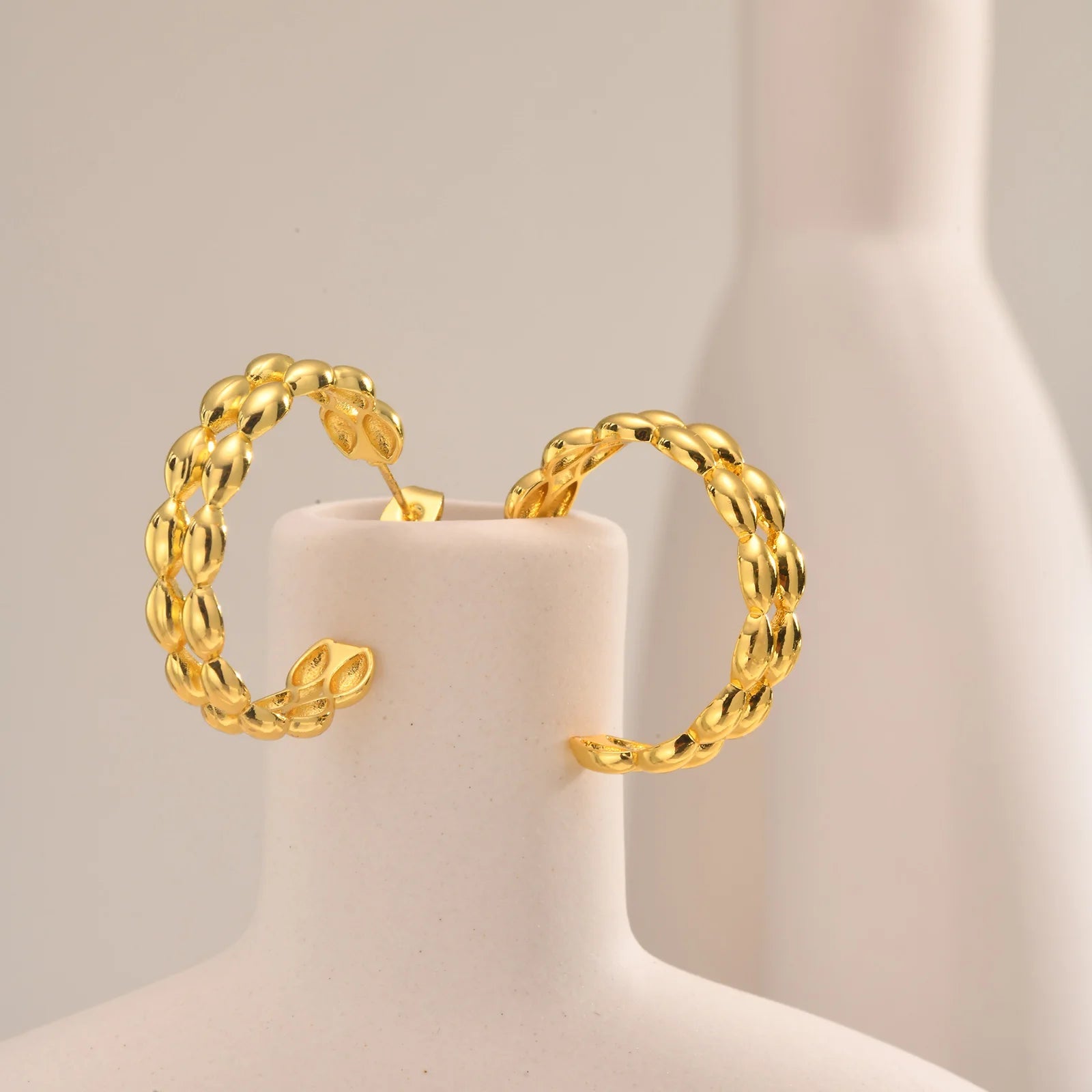 14k Dainty C Shaped Layered Hoop Earrings - Veinci