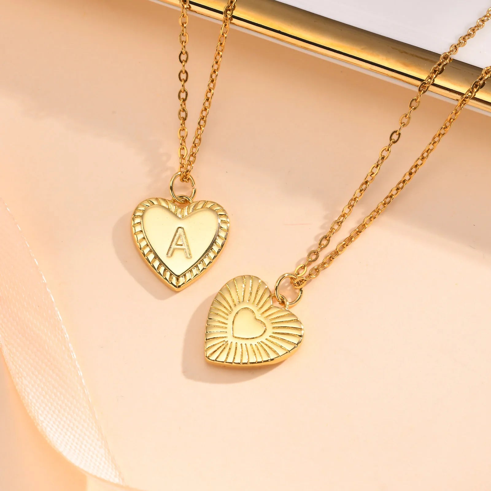 14k Dainty Heart Pendant Letter Initial Necklace - Veinci