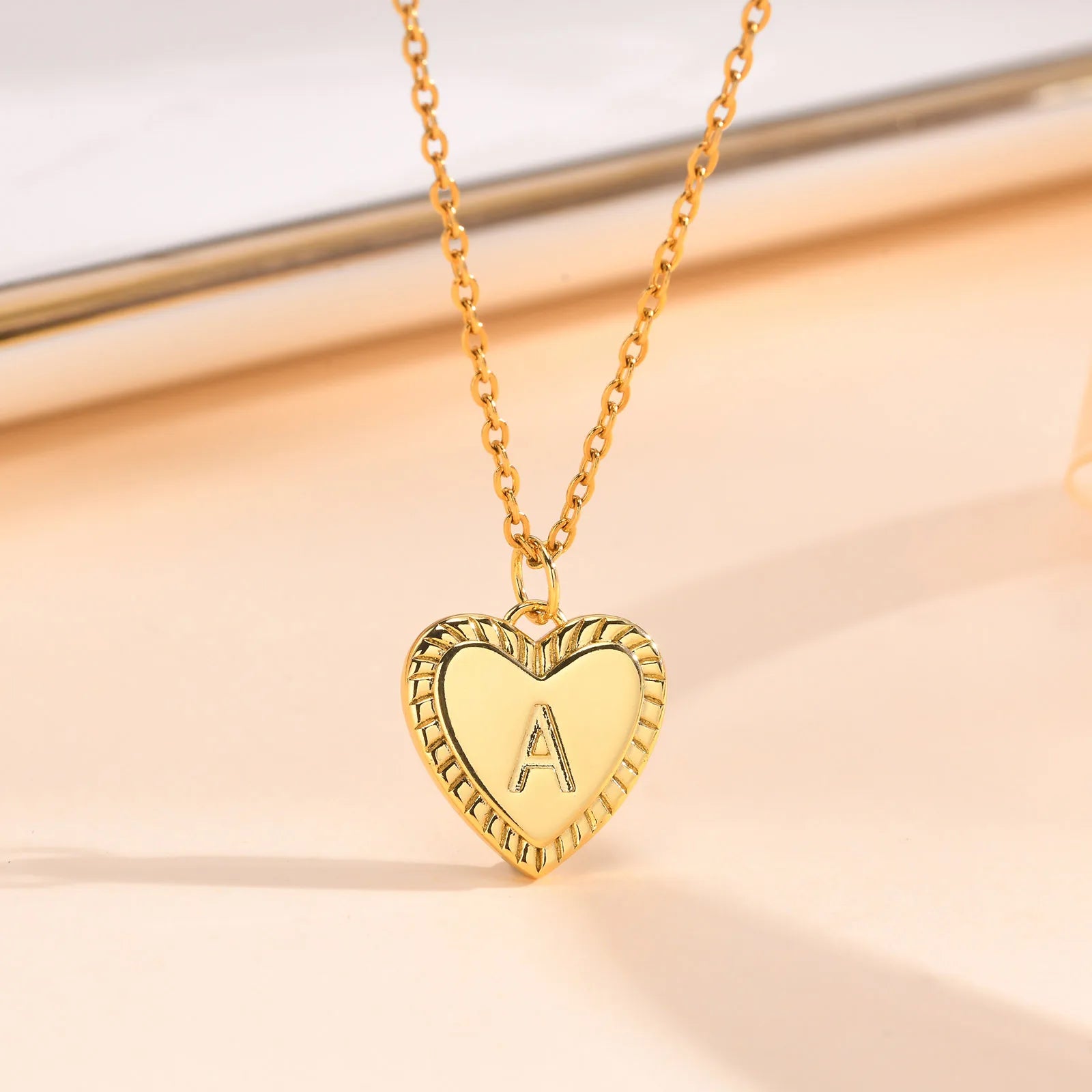 14k Dainty Heart Pendant Letter Initial Necklace - Veinci