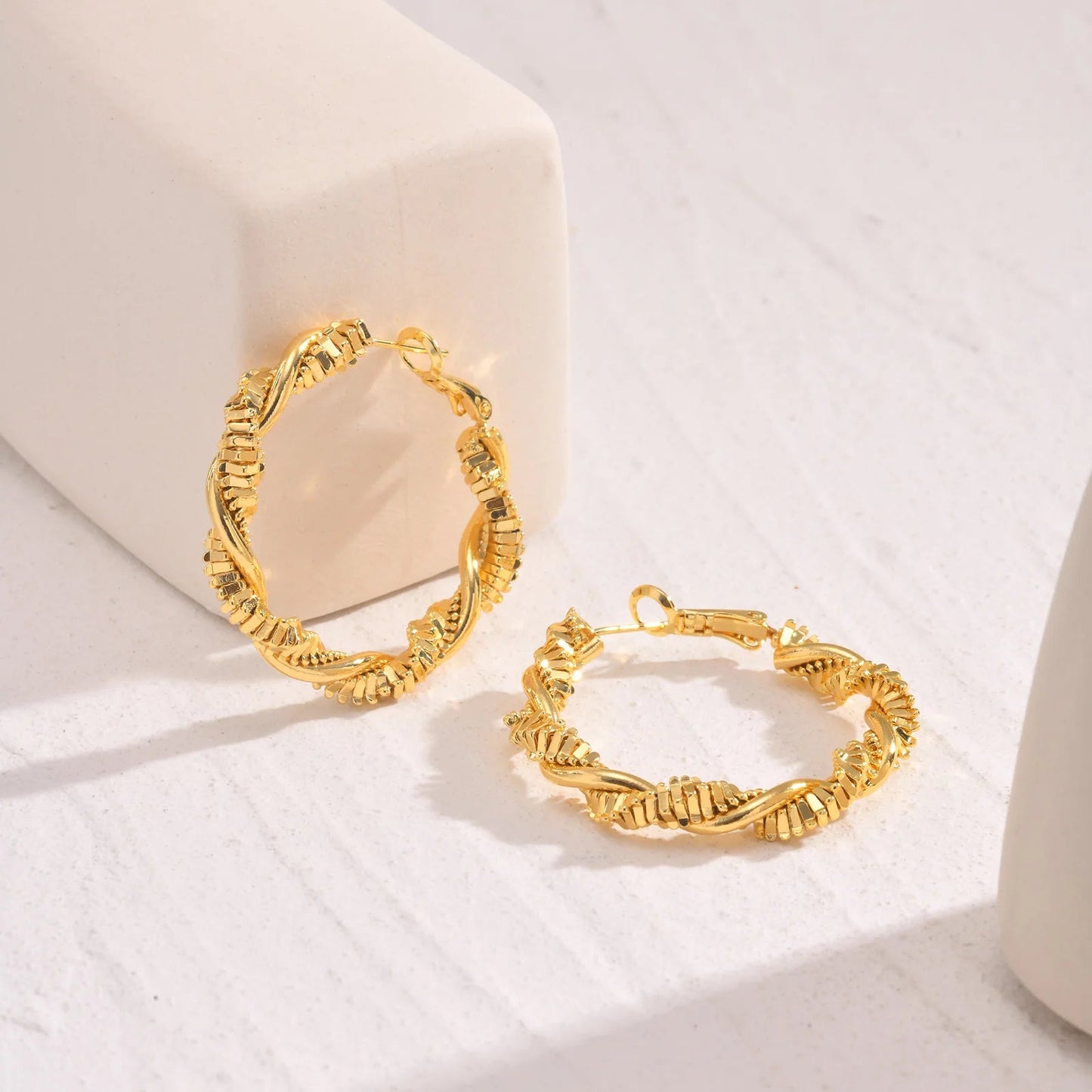 14k Deluxe Textured Spiral Hoop Earrings - Veinci