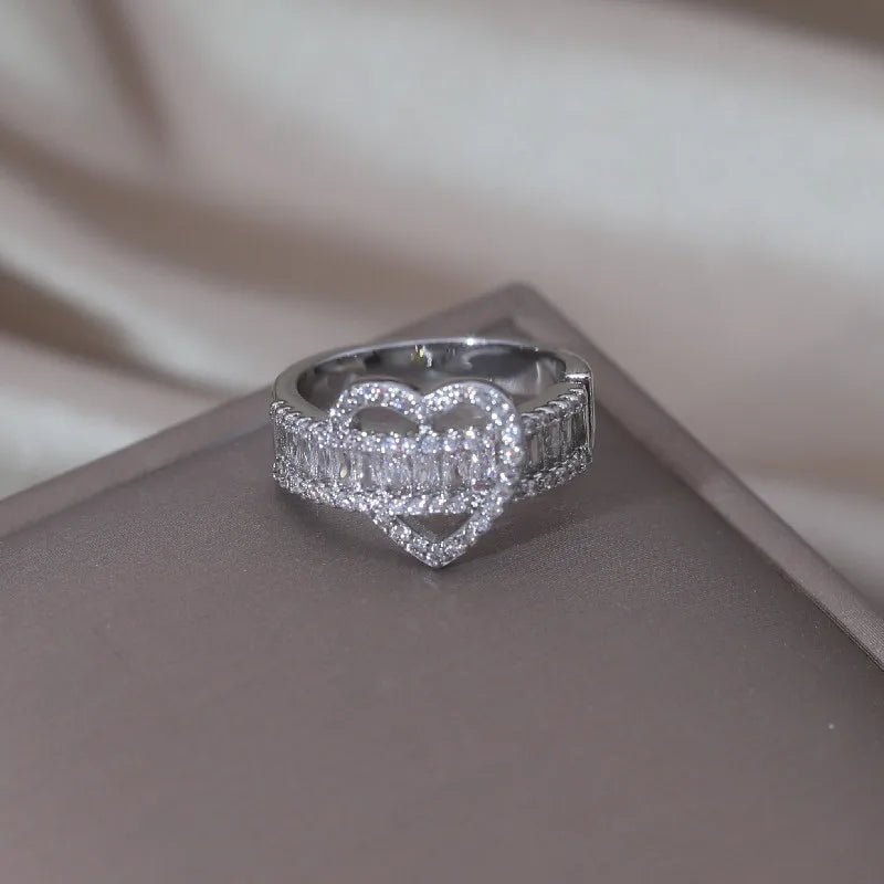 14k Lovers Loop Diamond Heart Ring - Veinci