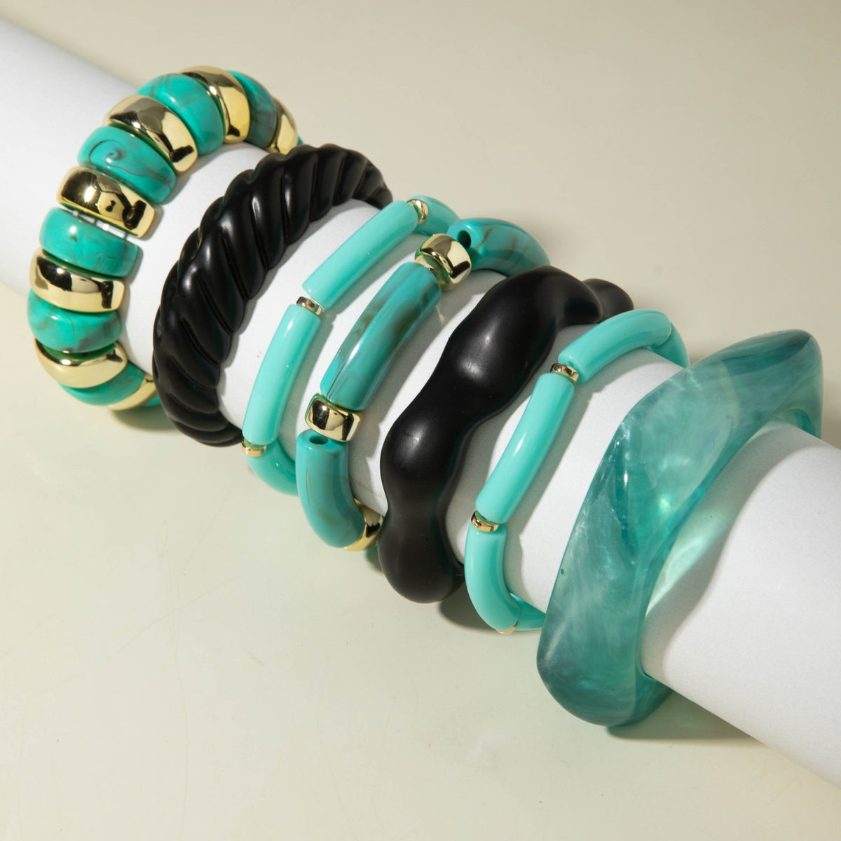 Classy Turquoise & Black Resin Bangle Set