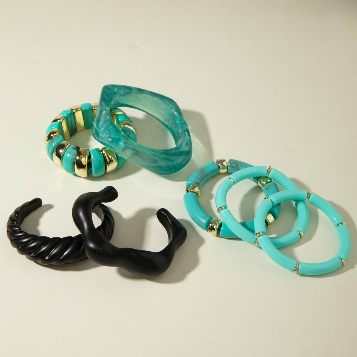 Classy Turquoise & Black Resin Bangle Set