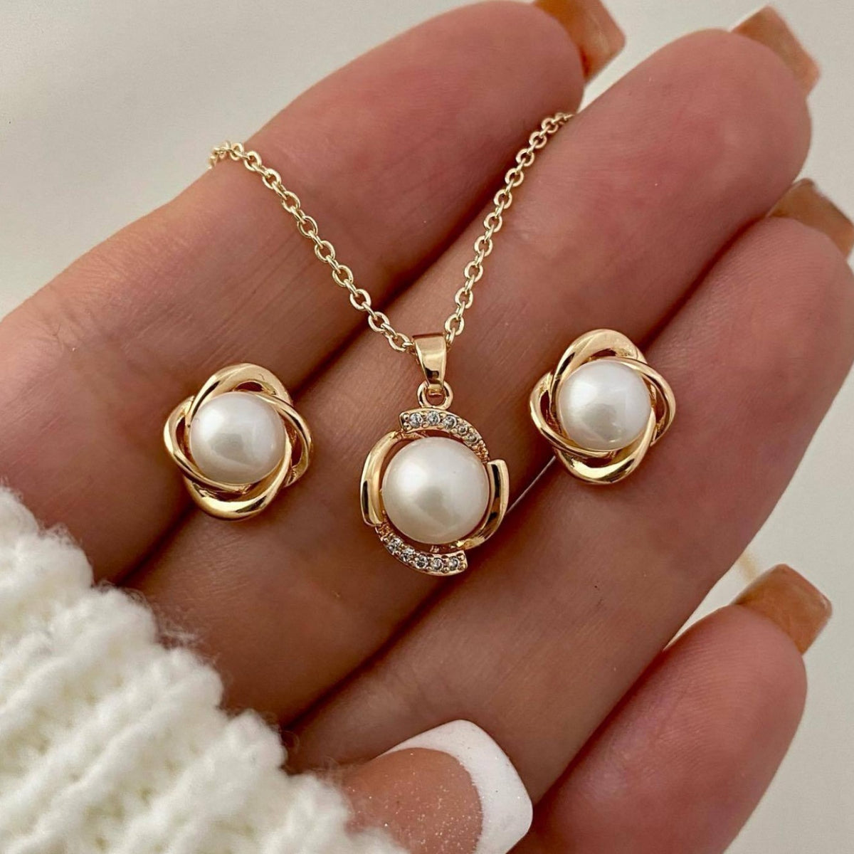 Elegant Interlocking Faux Pearl Necklace & Earring Set